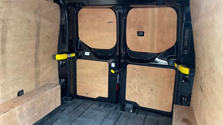 Ford Transit Custom 300 L2 Diesel Fwd 2.0 EcoBlue 170ps Low Roof Limited Van